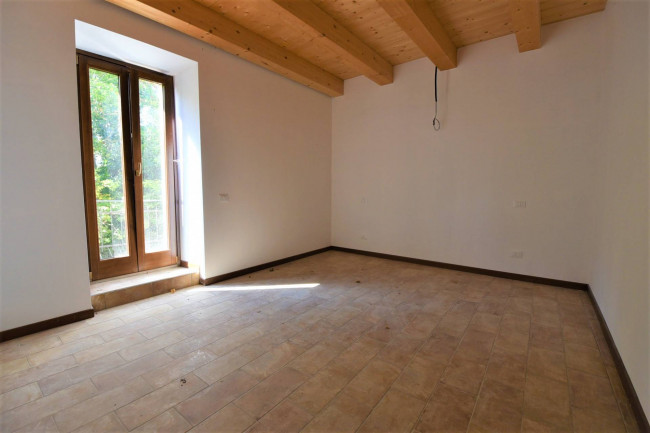 Casale in vendita a Penna San Giovanni