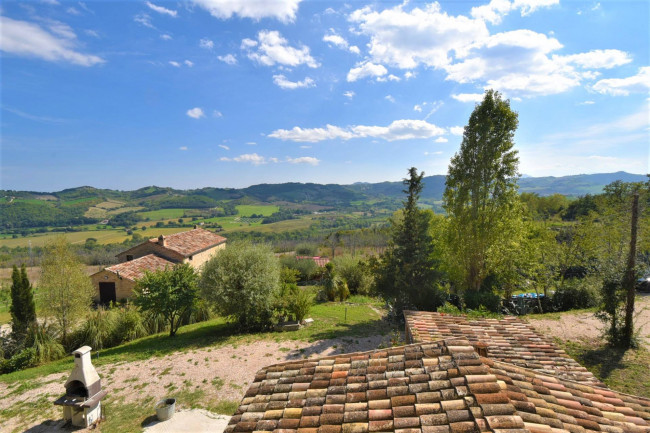 Casale in vendita a Penna San Giovanni