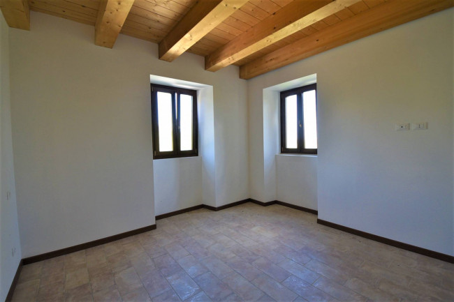 Casale in vendita a Penna San Giovanni