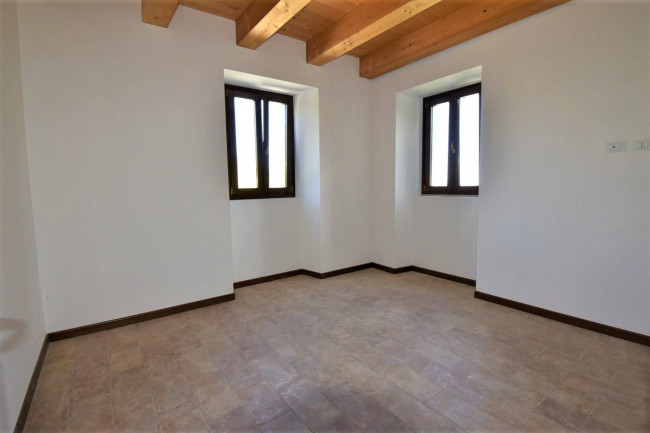 Casale in vendita a Penna San Giovanni