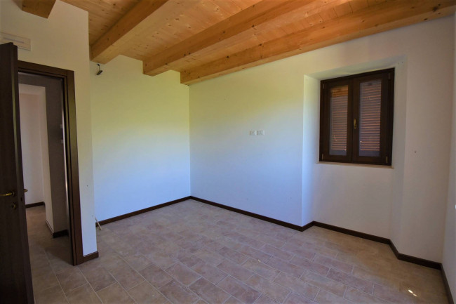 Casale in vendita a Penna San Giovanni