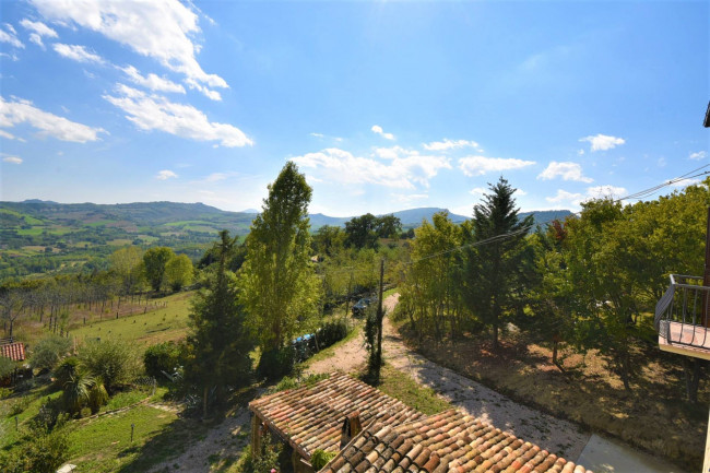 Casale in vendita a Penna San Giovanni