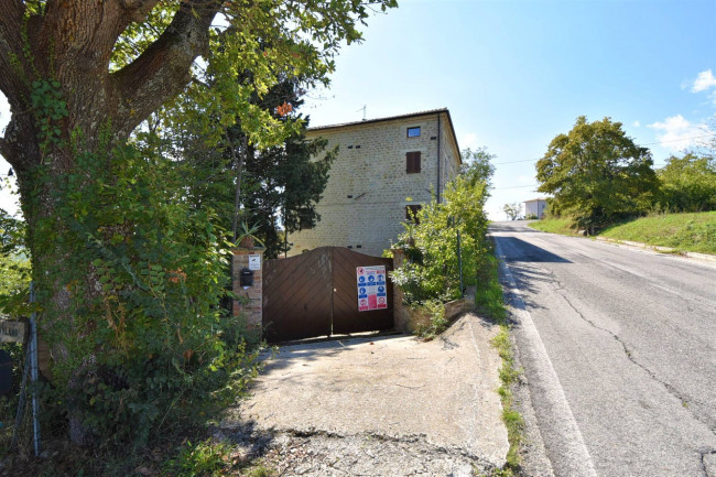 Casale in vendita a Penna San Giovanni