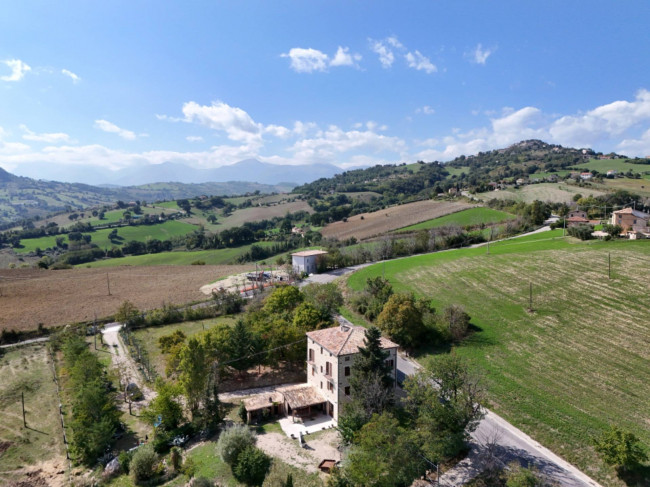 Casale in vendita a Penna San Giovanni