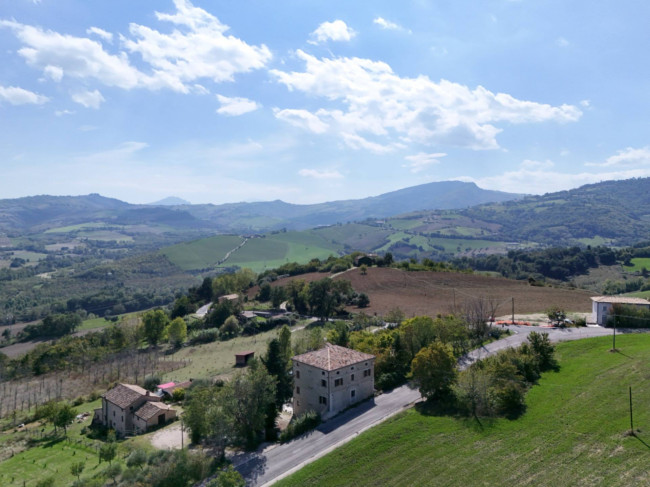 Casale in vendita a Penna San Giovanni