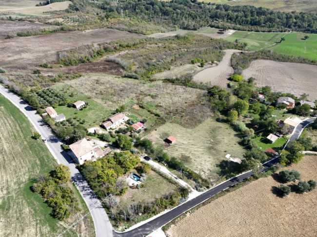 Casale in vendita a Penna San Giovanni