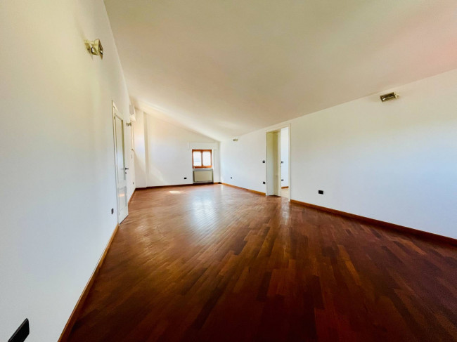 Appartamento in vendita a Montecosaro