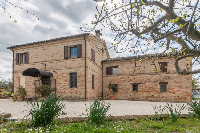 Villa in Vendita a Recanati