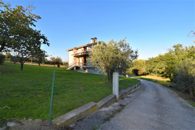 Casa singola in vendita a Monteleone di Fermo