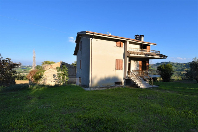 Casa singola in vendita a Monteleone di Fermo