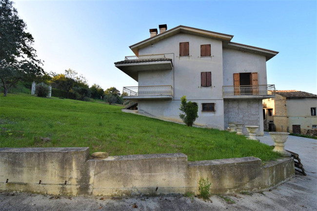 Casa singola in vendita a Monteleone di Fermo