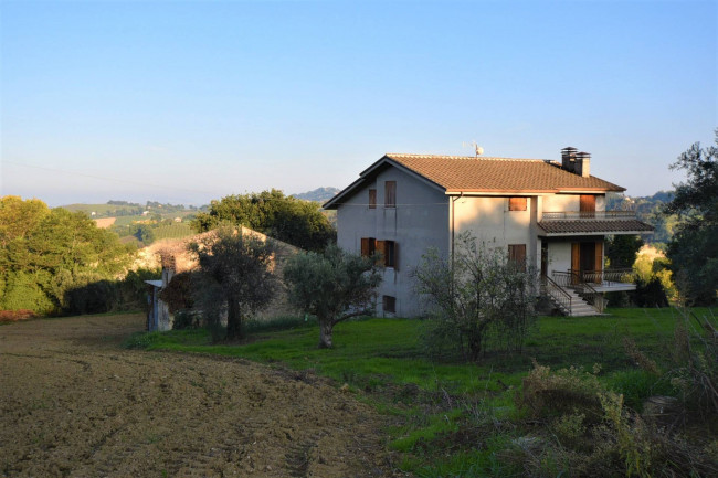 Casa singola in vendita a Monteleone di Fermo