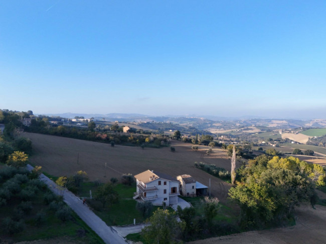 Casa singola in vendita a Monteleone di Fermo