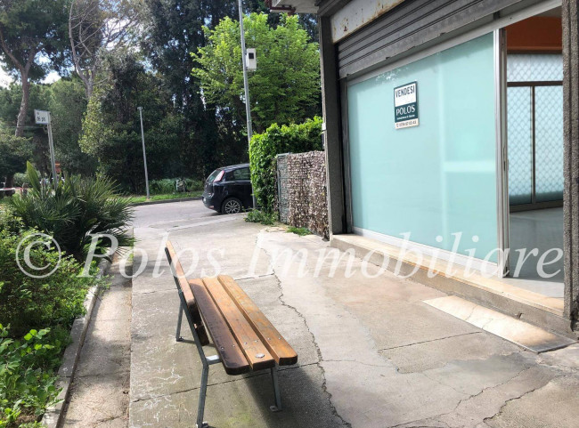 Locale commerciale in vendita a Porto San Giorgio