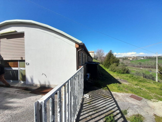 Opificio in affitto a Sant'Elpidio a Mare