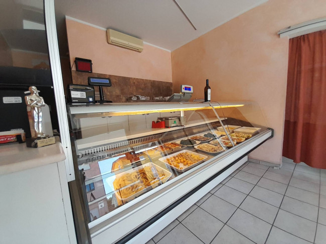 Attività commerciale in vendita a Civitanova Marche