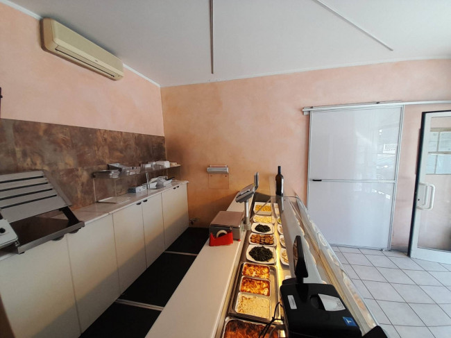 Attività commerciale in vendita a Civitanova Marche