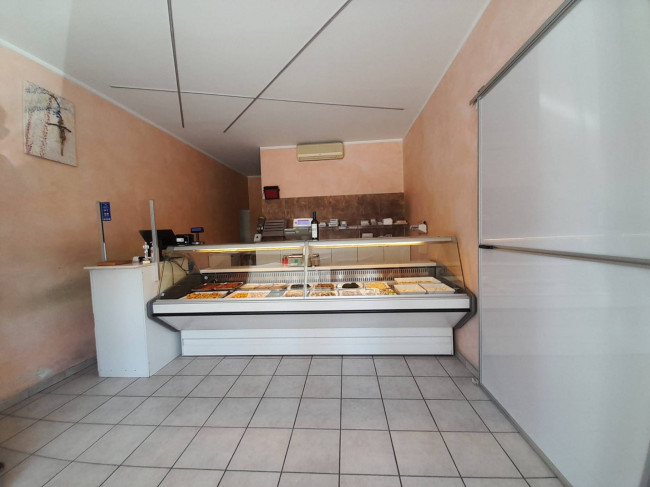 Attività commerciale in vendita a Civitanova Marche