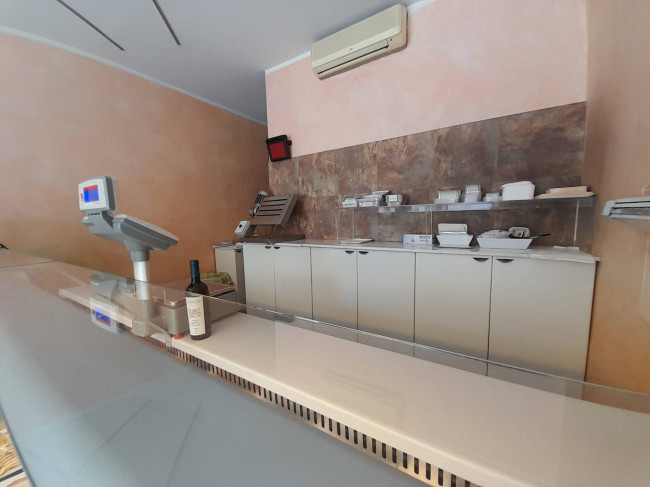 Attività commerciale in vendita a Civitanova Marche