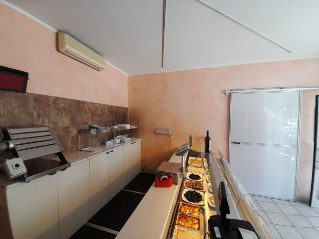 Attività commerciale in vendita a Civitanova Marche