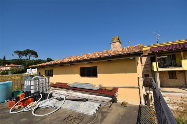 Casa cielo-terra in vendita a Servigliano