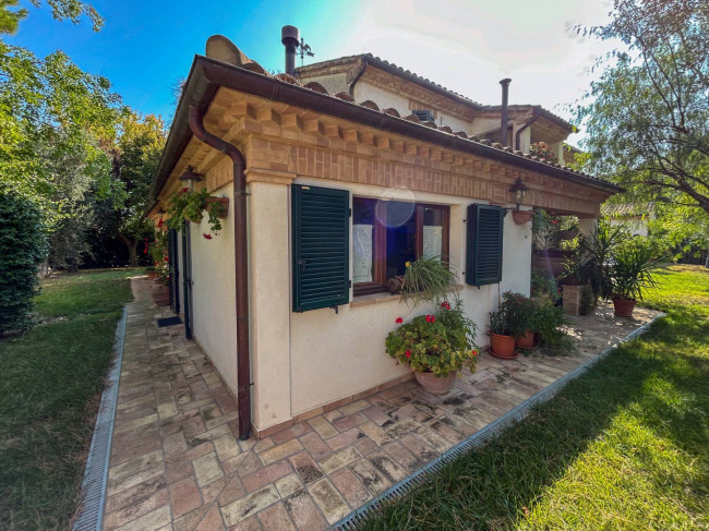 Villa in vendita a Montelupone