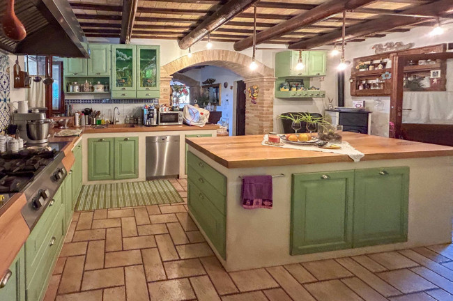 Villa in vendita a Montelupone