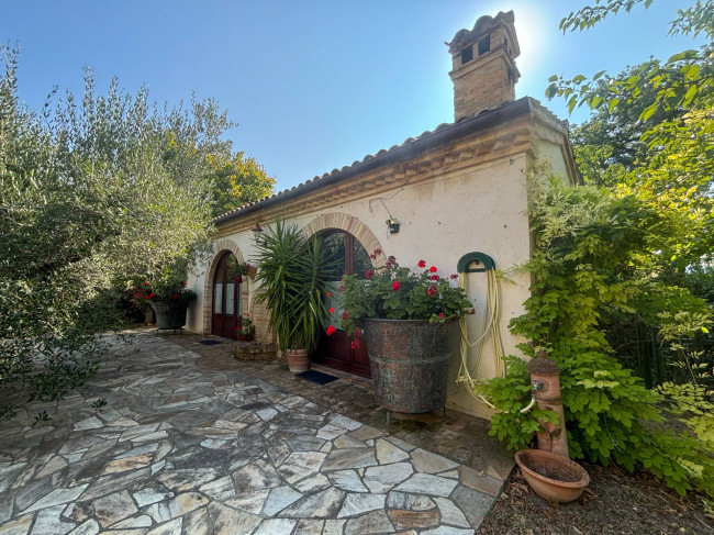 Villa in vendita a Montelupone