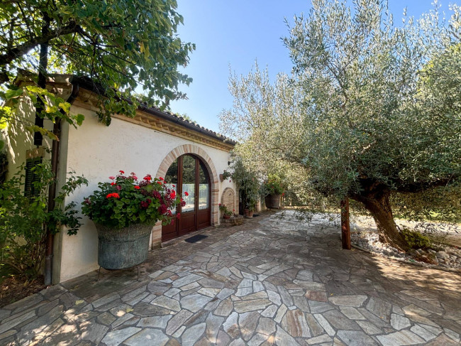 Villa in vendita a Montelupone