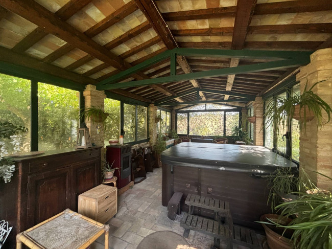 Villa in vendita a Montelupone