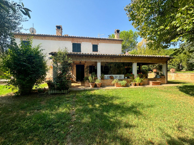 Villa in vendita a Montelupone