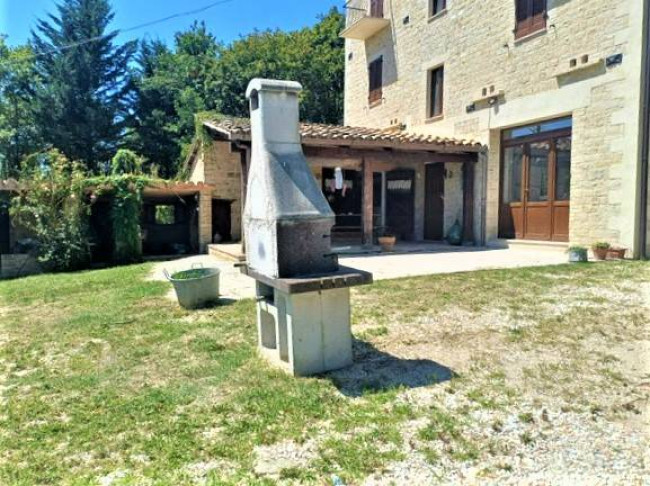сельский дом на продажа в Penna San Giovanni
