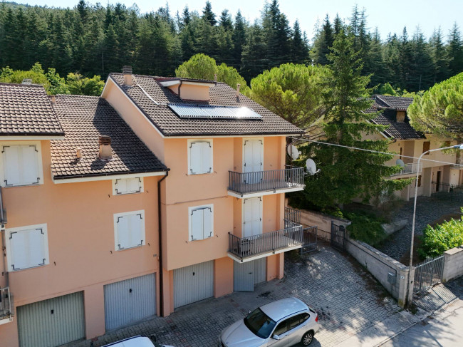 Villette a schiera in vendita a Fiastra