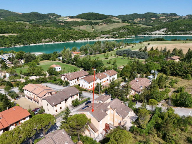 Villette a schiera in vendita a Fiastra