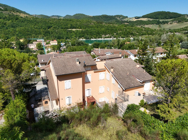 Villette a schiera in vendita a Fiastra