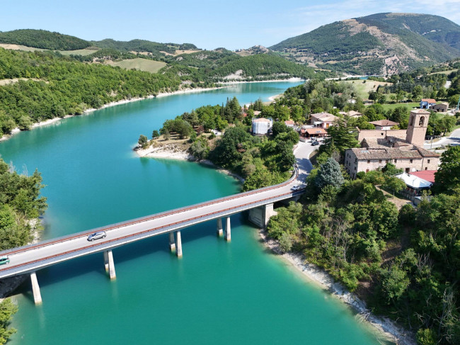 Villette a schiera in vendita a Fiastra