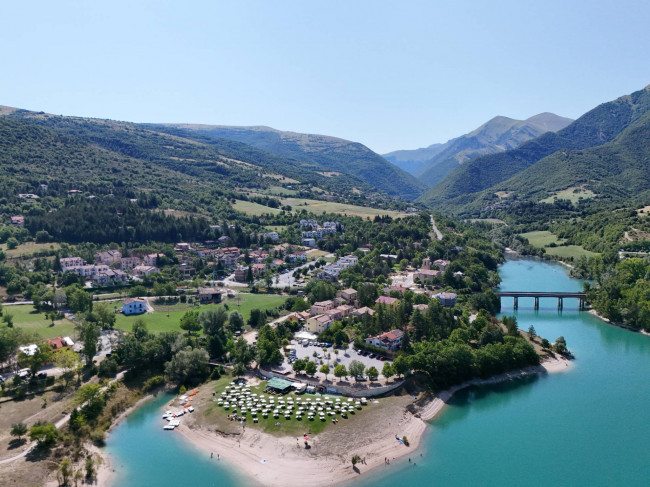 Villette a schiera in vendita a Fiastra