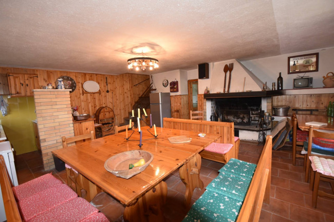 Villa in vendita a Montefortino