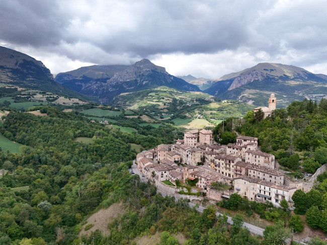 Villa in vendita a Montefortino