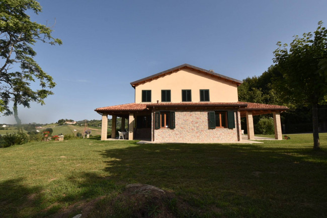 Villa in vendita a Montefortino