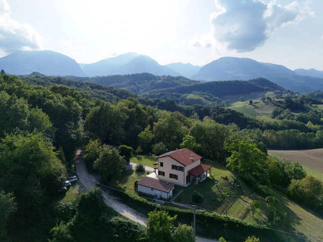 Villa in vendita a Montefortino