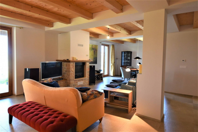 Villa in vendita a Montefortino