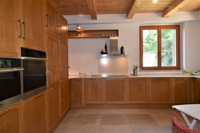 Villa in vendita a Montefortino