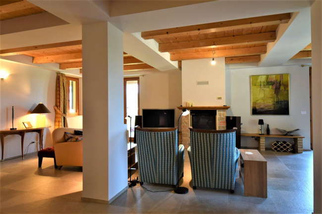 Villa in vendita a Montefortino
