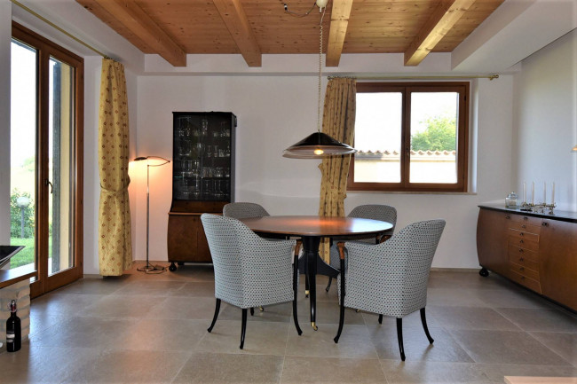 Villa in vendita a Montefortino