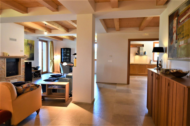 Villa in vendita a Montefortino