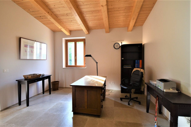 Villa in vendita a Montefortino