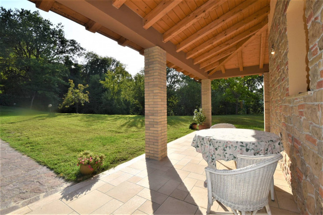 Villa in vendita a Montefortino