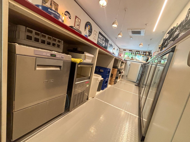 Attività commerciale in vendita a Civitanova Marche