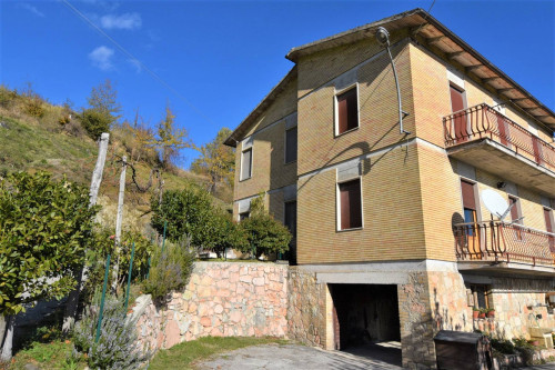 Appartamento in vendita a Montemonaco